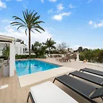 3br In New Andalucia
